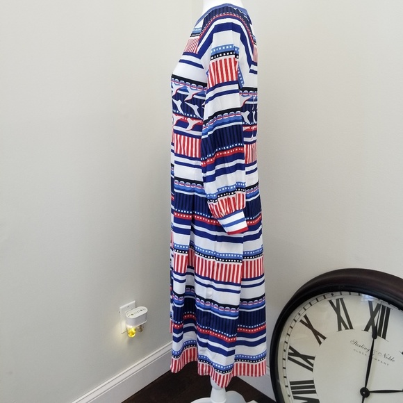 Unique dress with pleated skirt - Picture 2 of 7